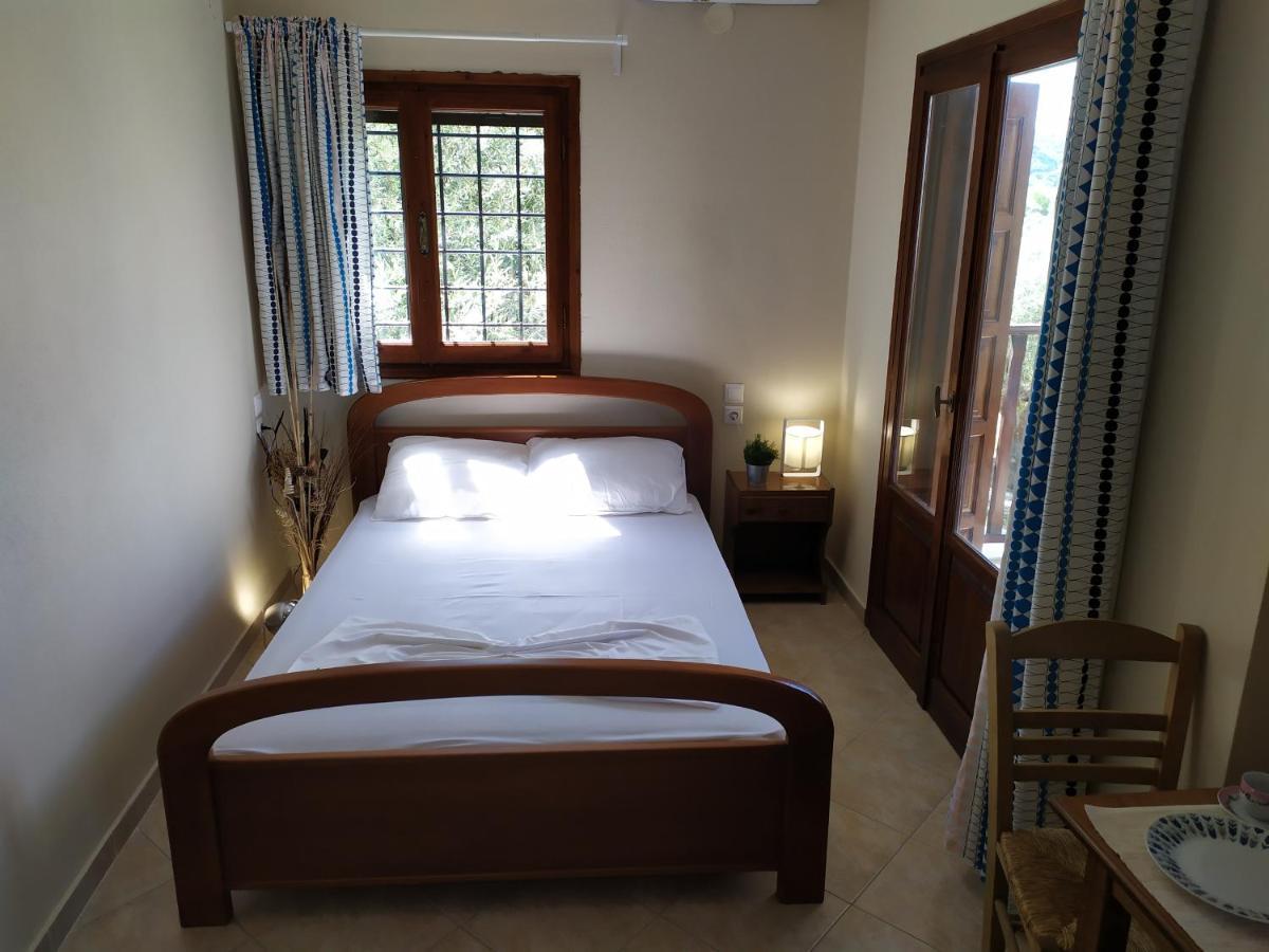 Villa Leonidas Greecefiloxenia 莱福卡斯特龙 外观 照片
