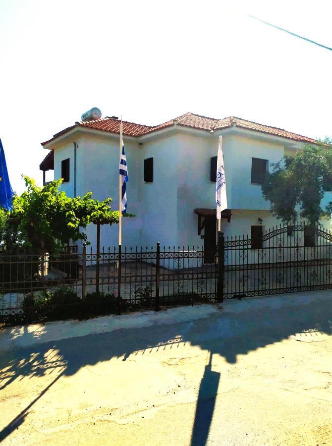 Villa Leonidas Greecefiloxenia 莱福卡斯特龙 外观 照片